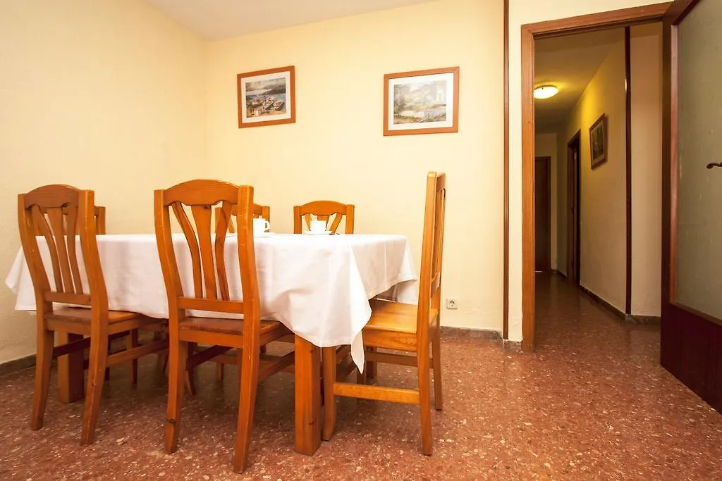 סאלו Apartamentos Bahia Dorada Y Iris ספרד