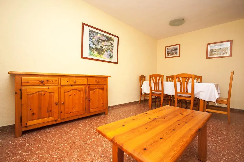 סאלו Apartamentos Bahia Dorada Y Iris 0*,  ספרד